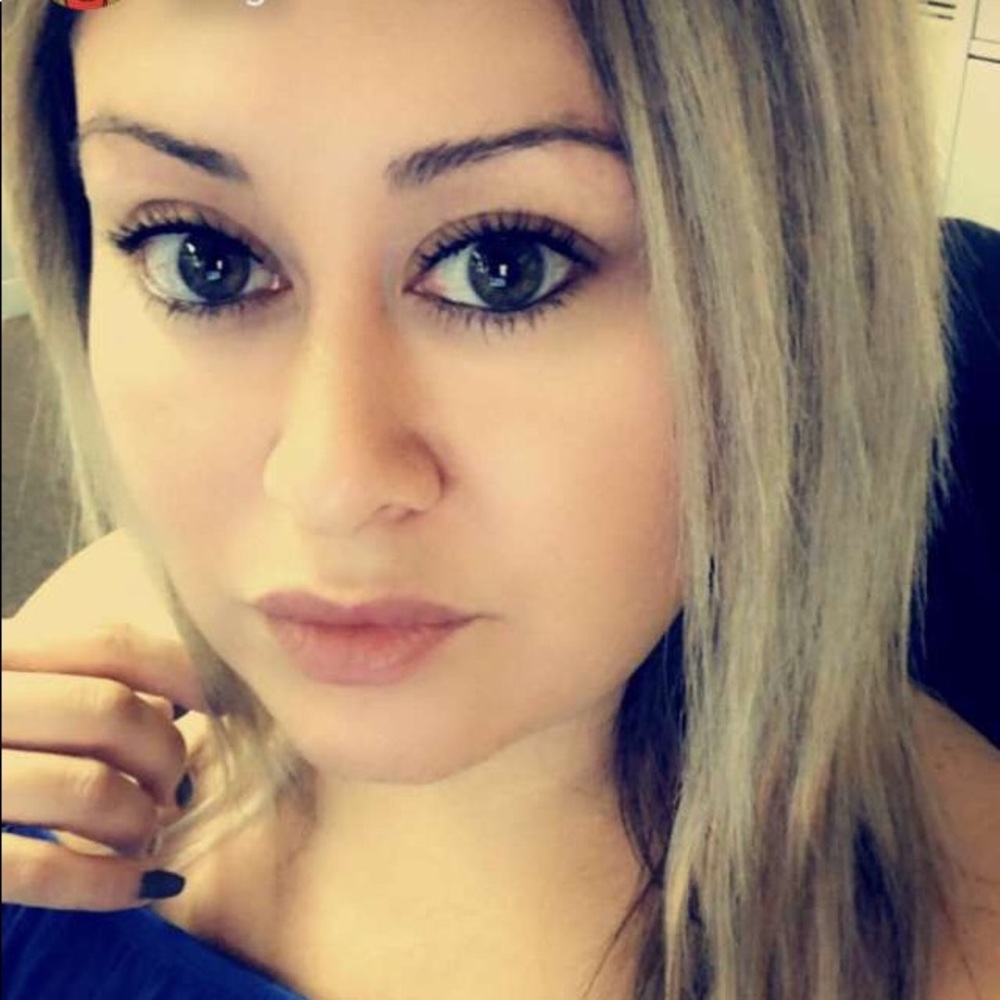 Meet your Posher, Leticia